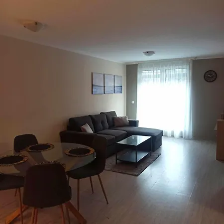 Primus Apartman דירה *